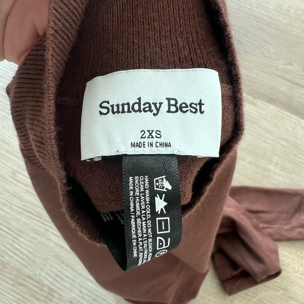 ARITZIA Sunday Best brown turtle neck cropped long sleeve shirt - Picture 5 of 5